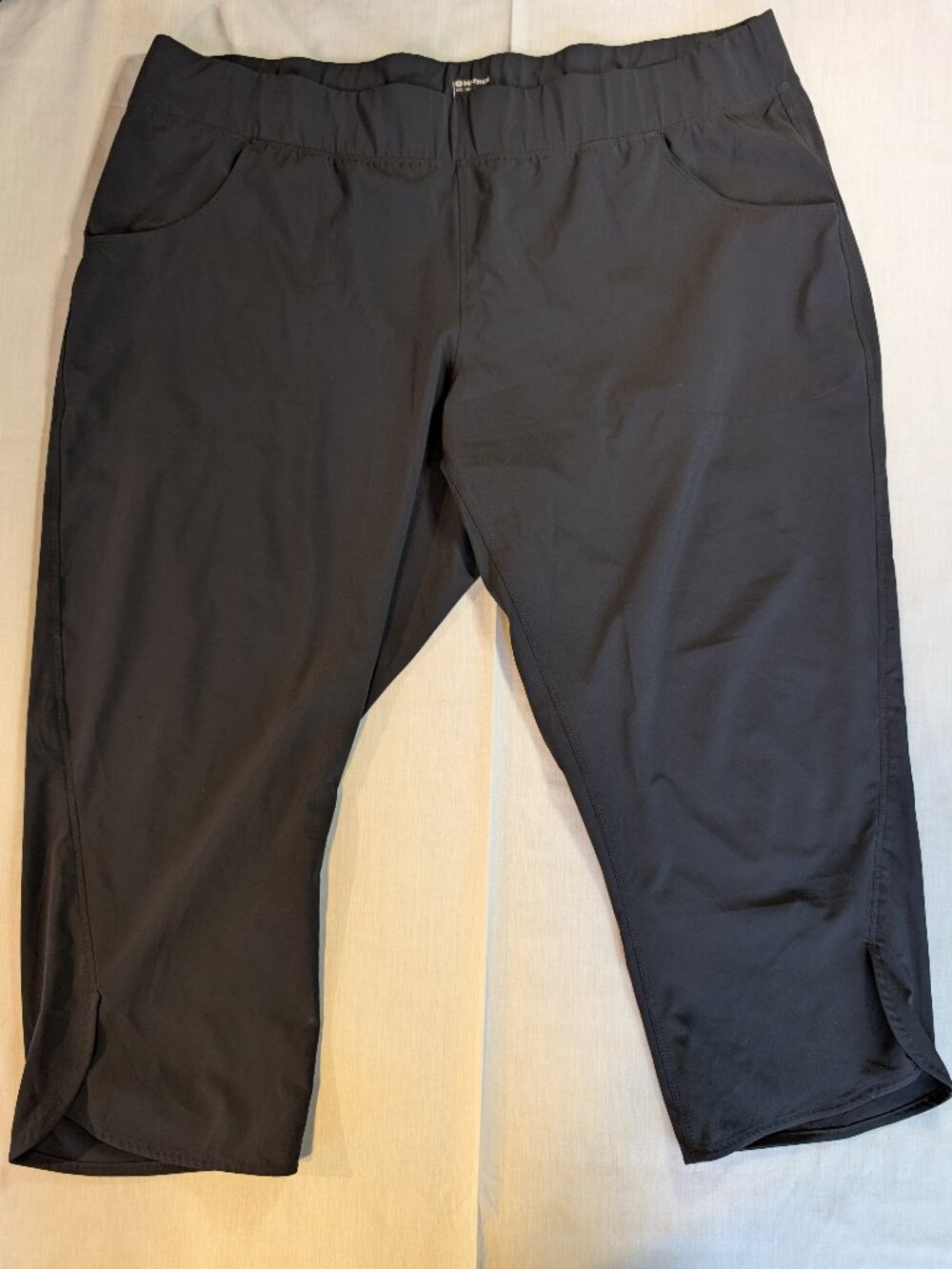 Marmot Women's Capri Pants (XL/TG 12) Hiking Activewear Running Zipper Pocket